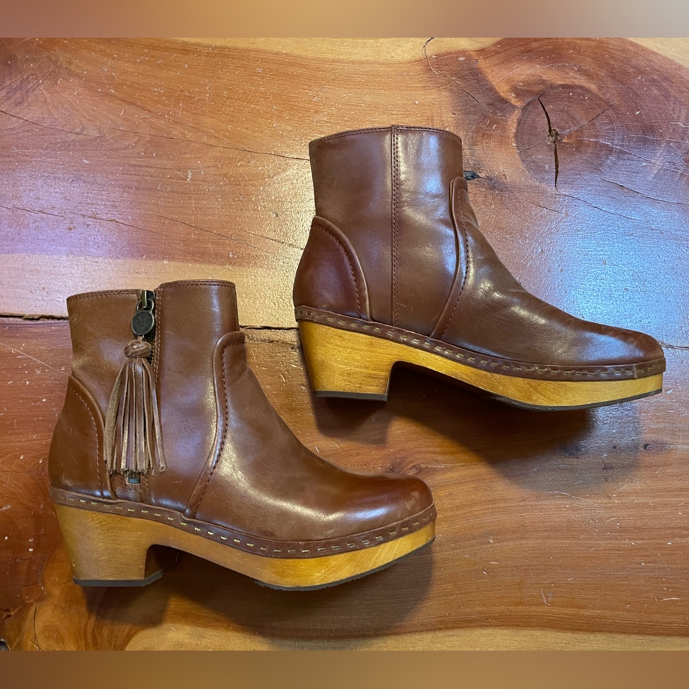 Patricia Nash Brown Leather Boots